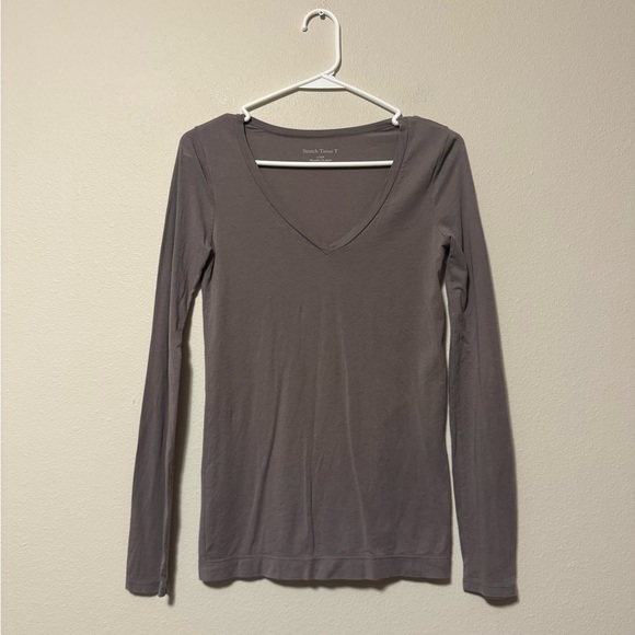 J. Crew Tops - 5/$55 !! 🔥 J. Crew Charcoal Long Sleeve V-Neck Top